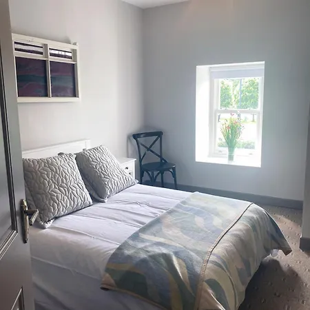 아파트 At Bowe's Cafe *