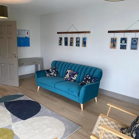 At Bowe's Cafe Апартаменты Дарроу