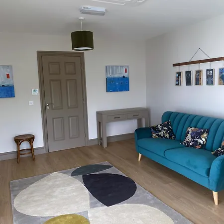 At Bowe's Cafe 아파트