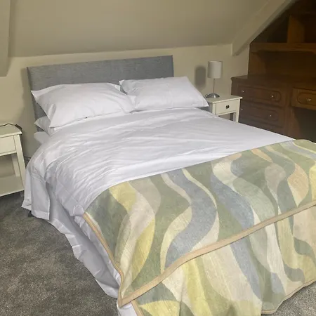 At Bowe's Cafe 아파트 *