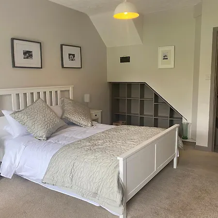 At Bowe's Cafe 아파트 더로