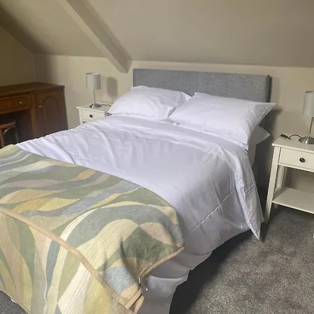 아파트 At Bowe's Cafe